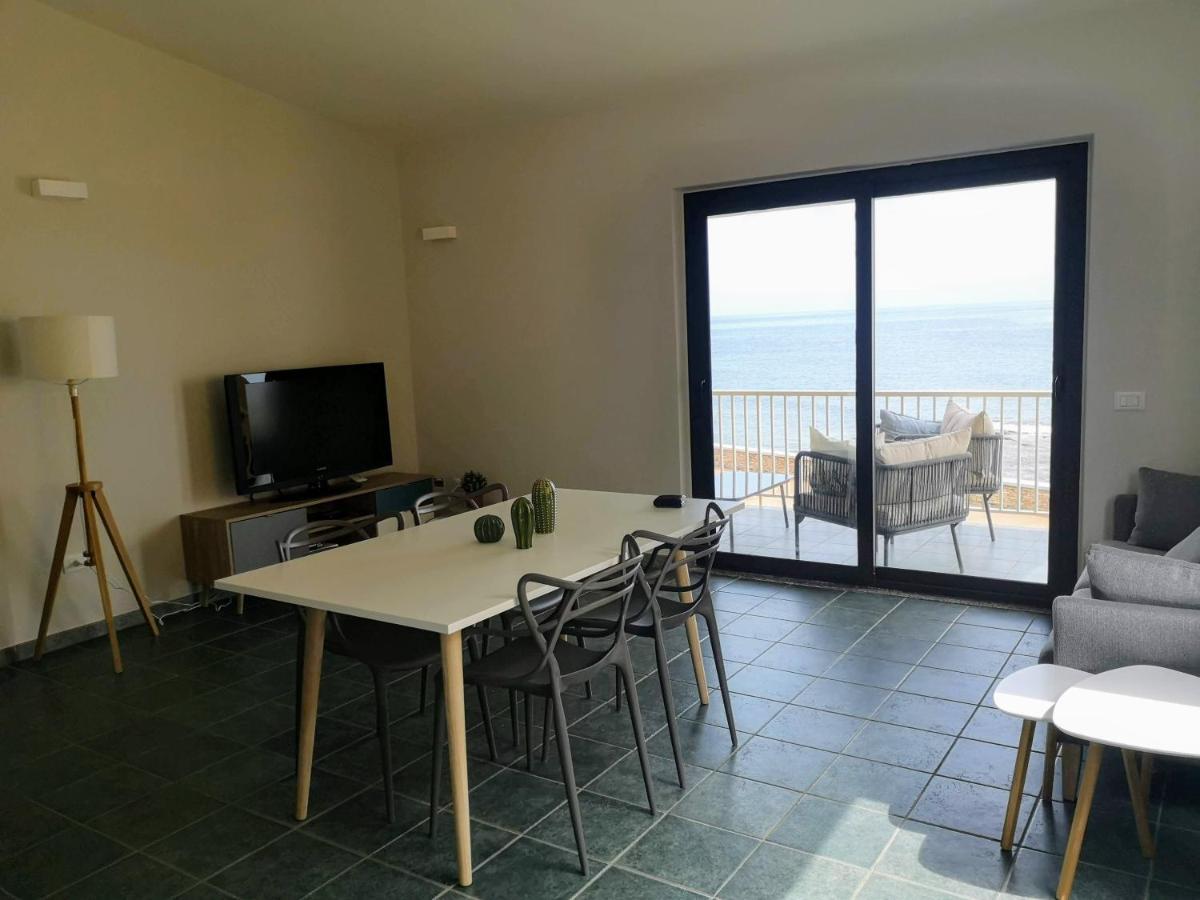 Casa Con Terrazza Fronte Mare Villa Santa Lucia  Exterior photo